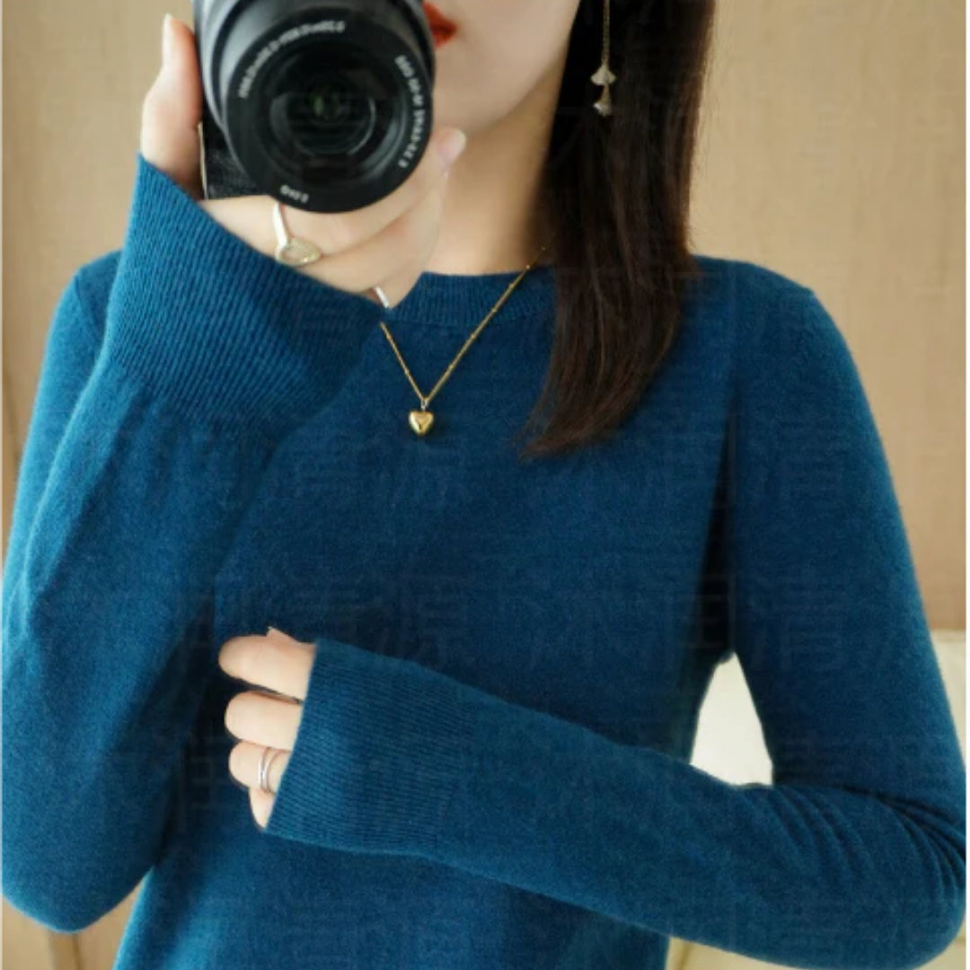 Women Minimalist Crew Neck Knit Sweater | Aliona