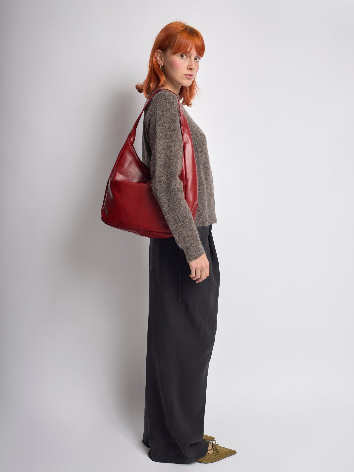 Women Sleek Leather Bag | Antonia