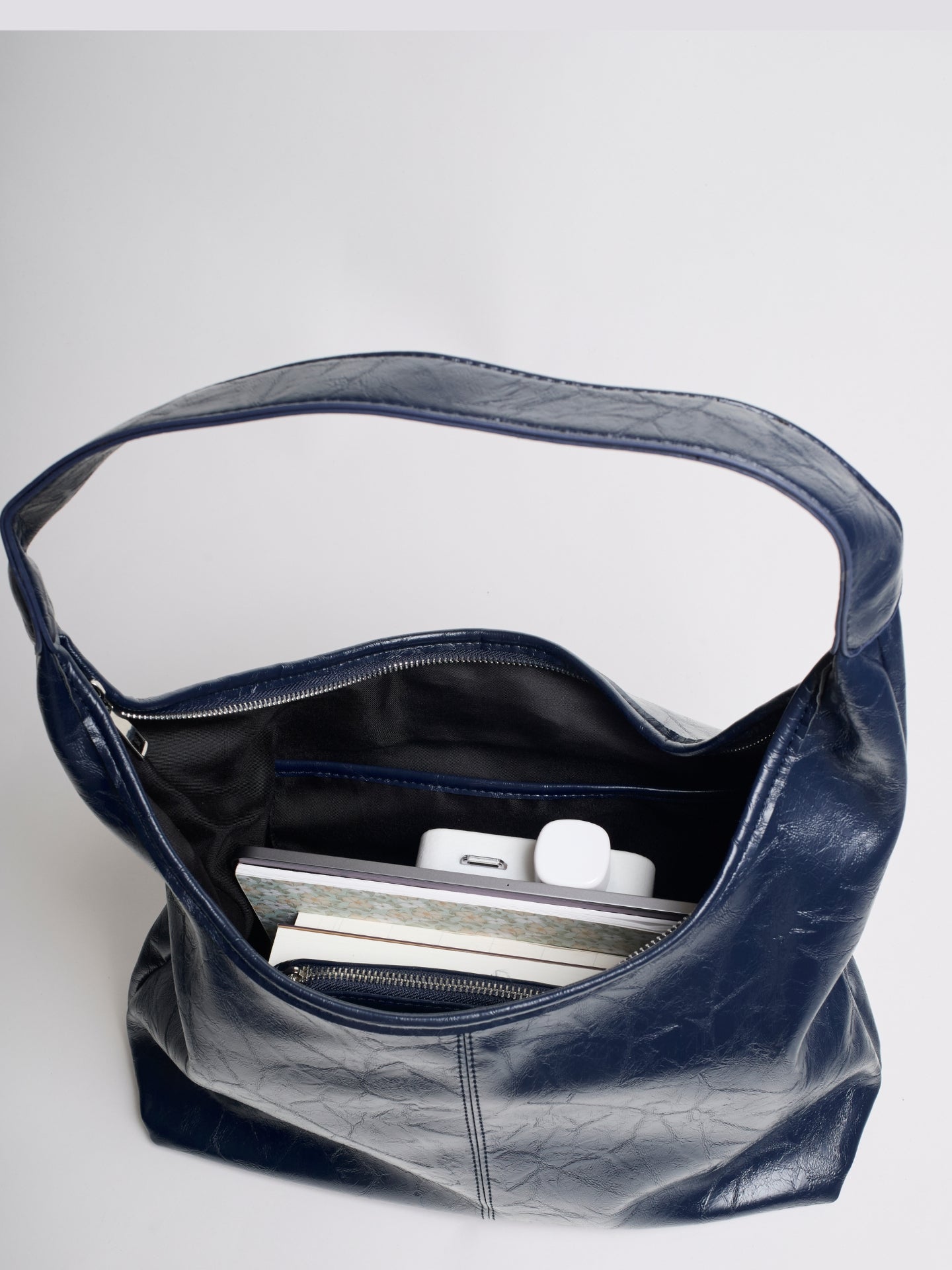 Women Sleek Leather Bag | Agatha