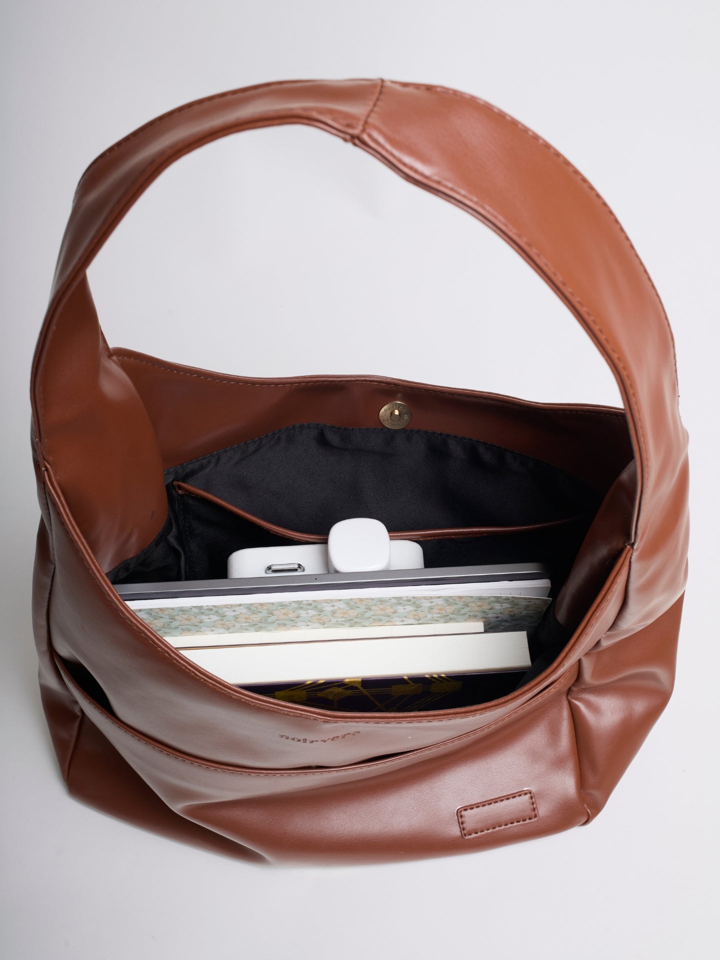 Women Sleek Leather Bag | Antonia