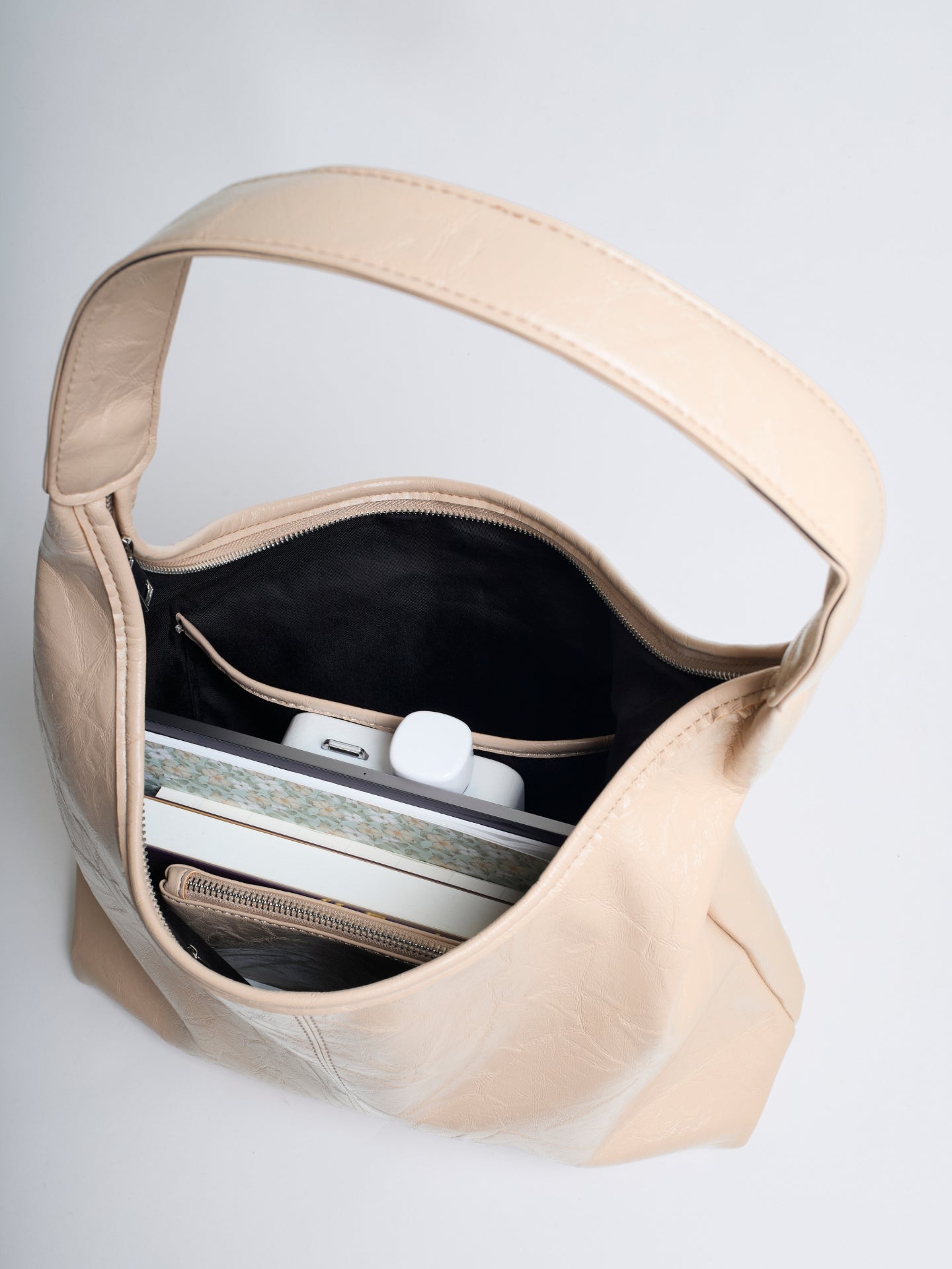 Women Sleek Leather Bag | Agatha