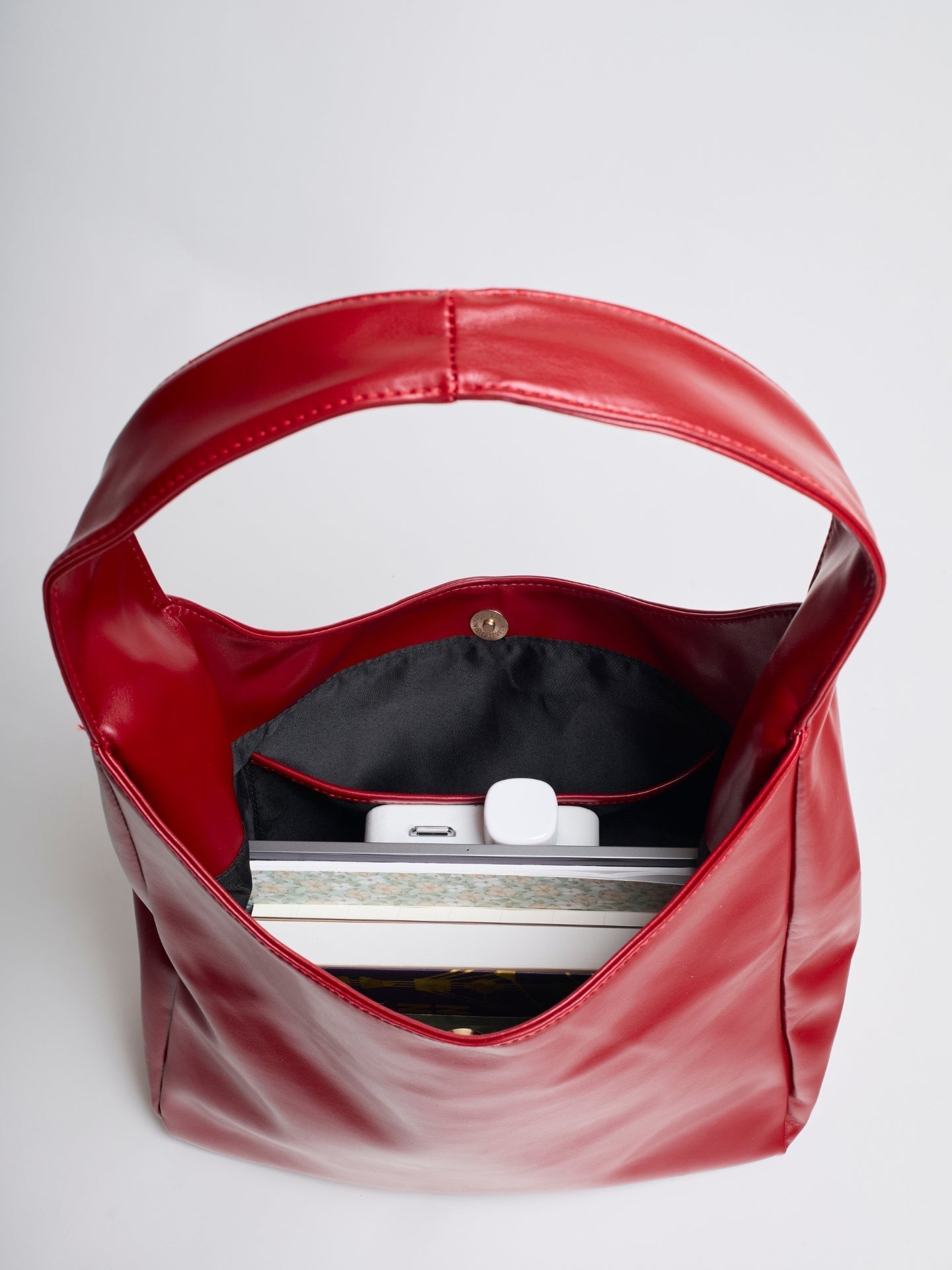 Women Sleek Leather Bag | Antonia