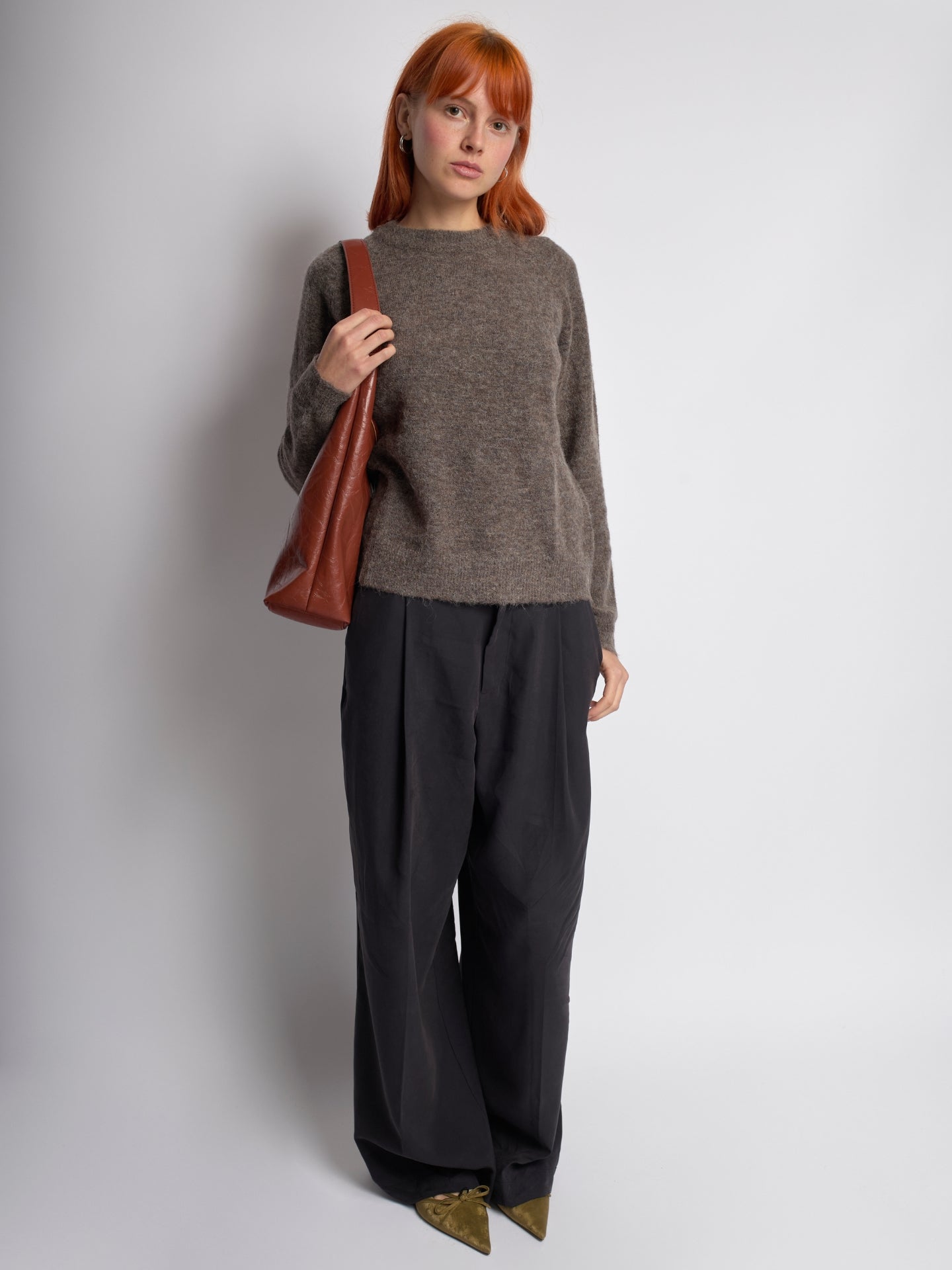 Women Sleek Leather Bag | Agatha