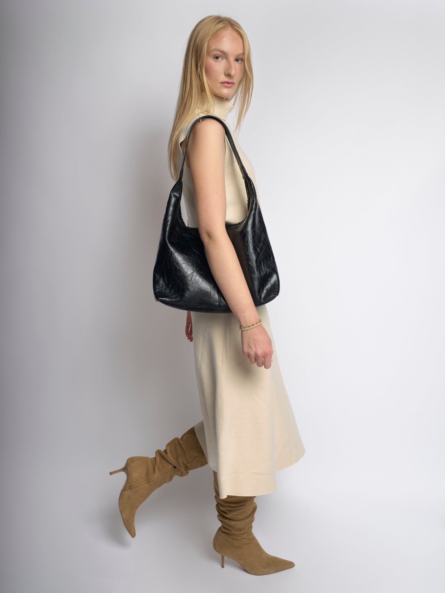 Women Sleek Leather Bag | Agatha