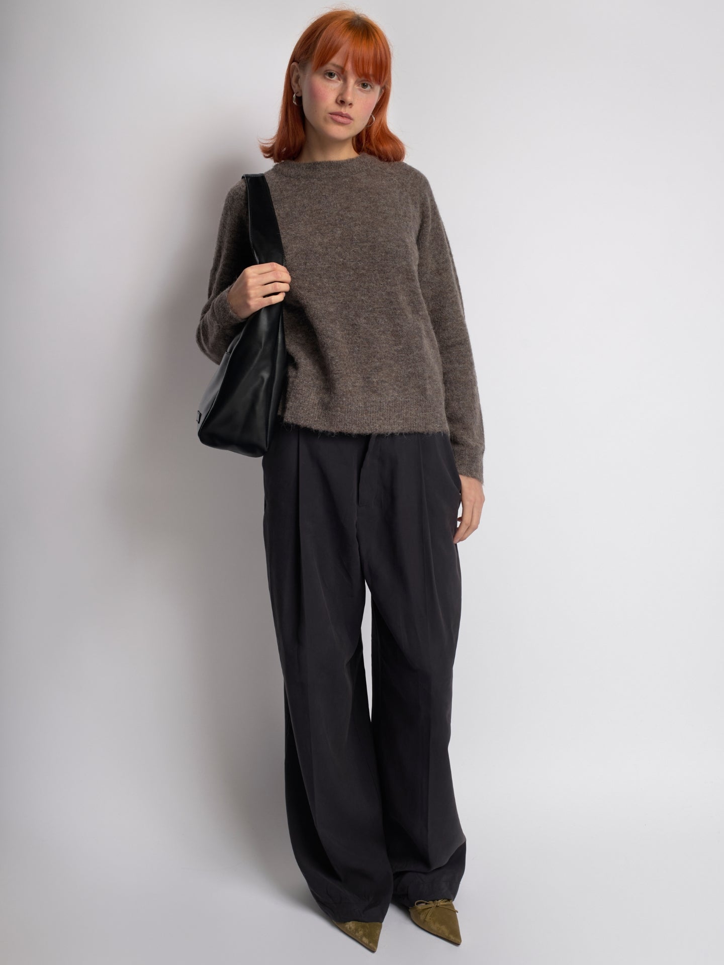 Women Sleek Leather Bag | Antonia
