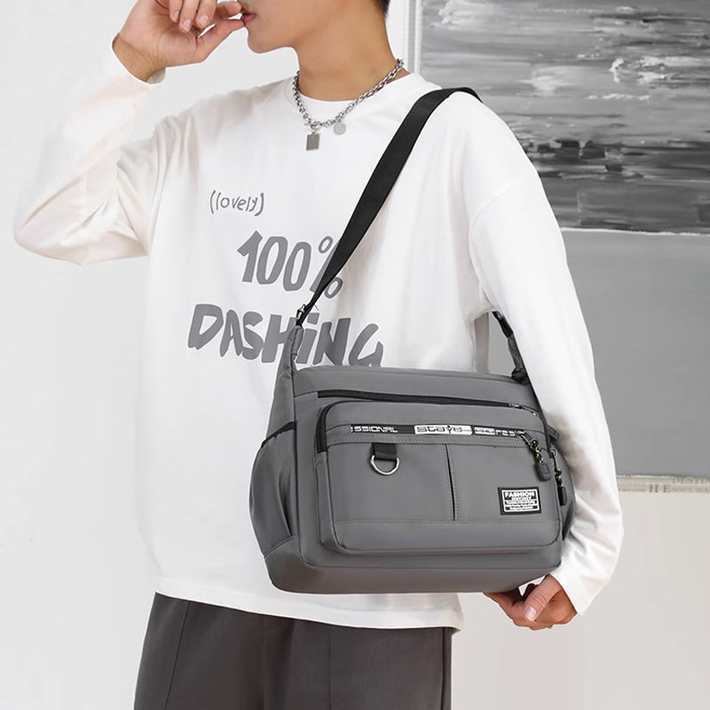 Men Urban Utility Messenger Bag | Lee