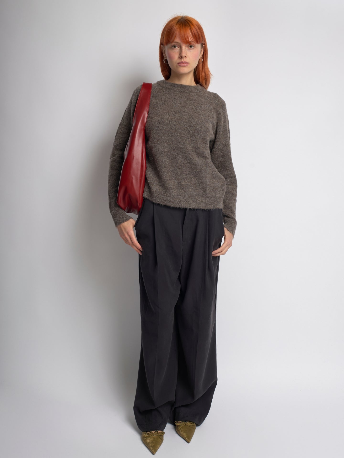 Women Sleek Leather Bag | Antonia