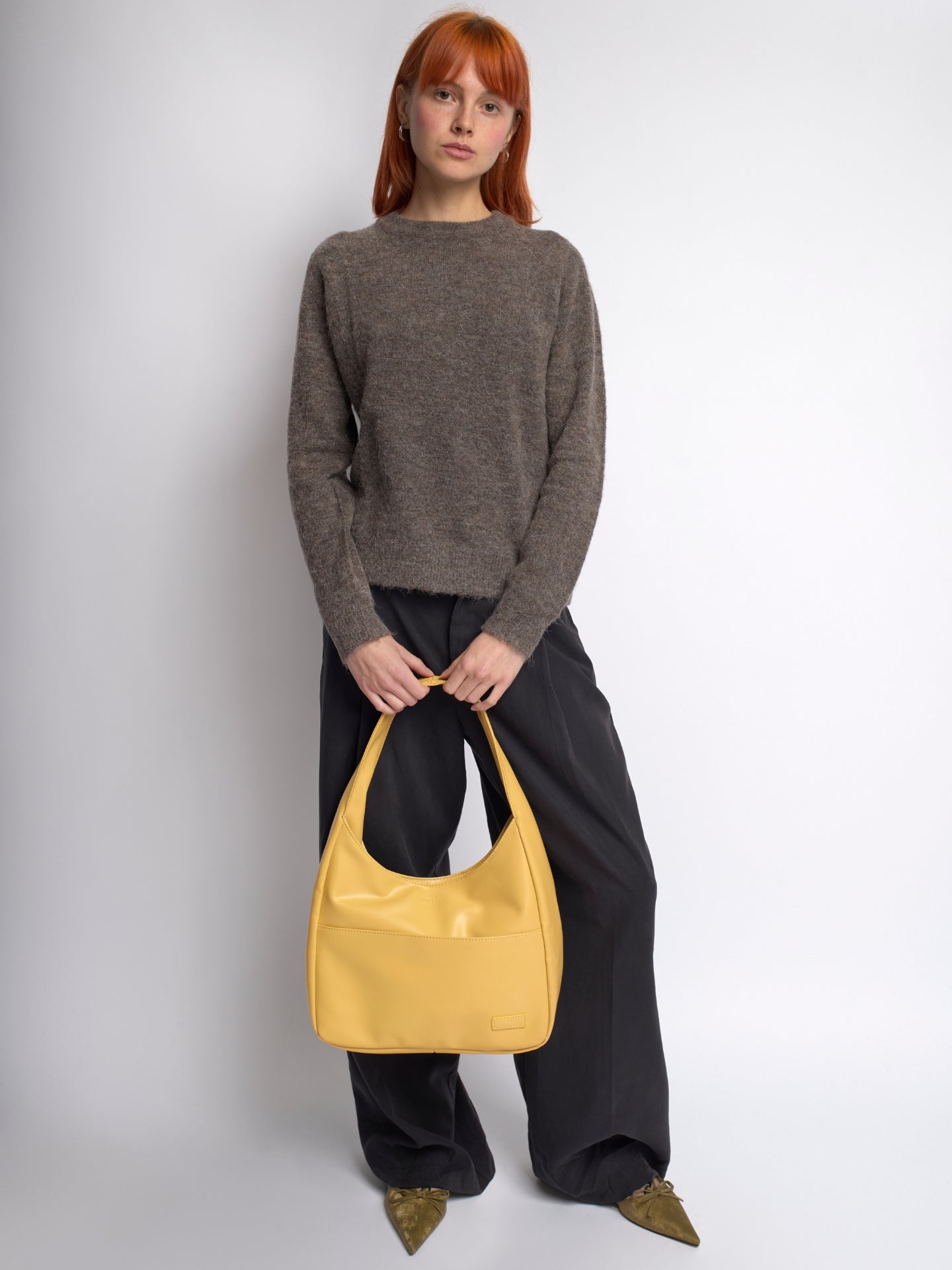 Women Sleek Leather Bag | Antonia