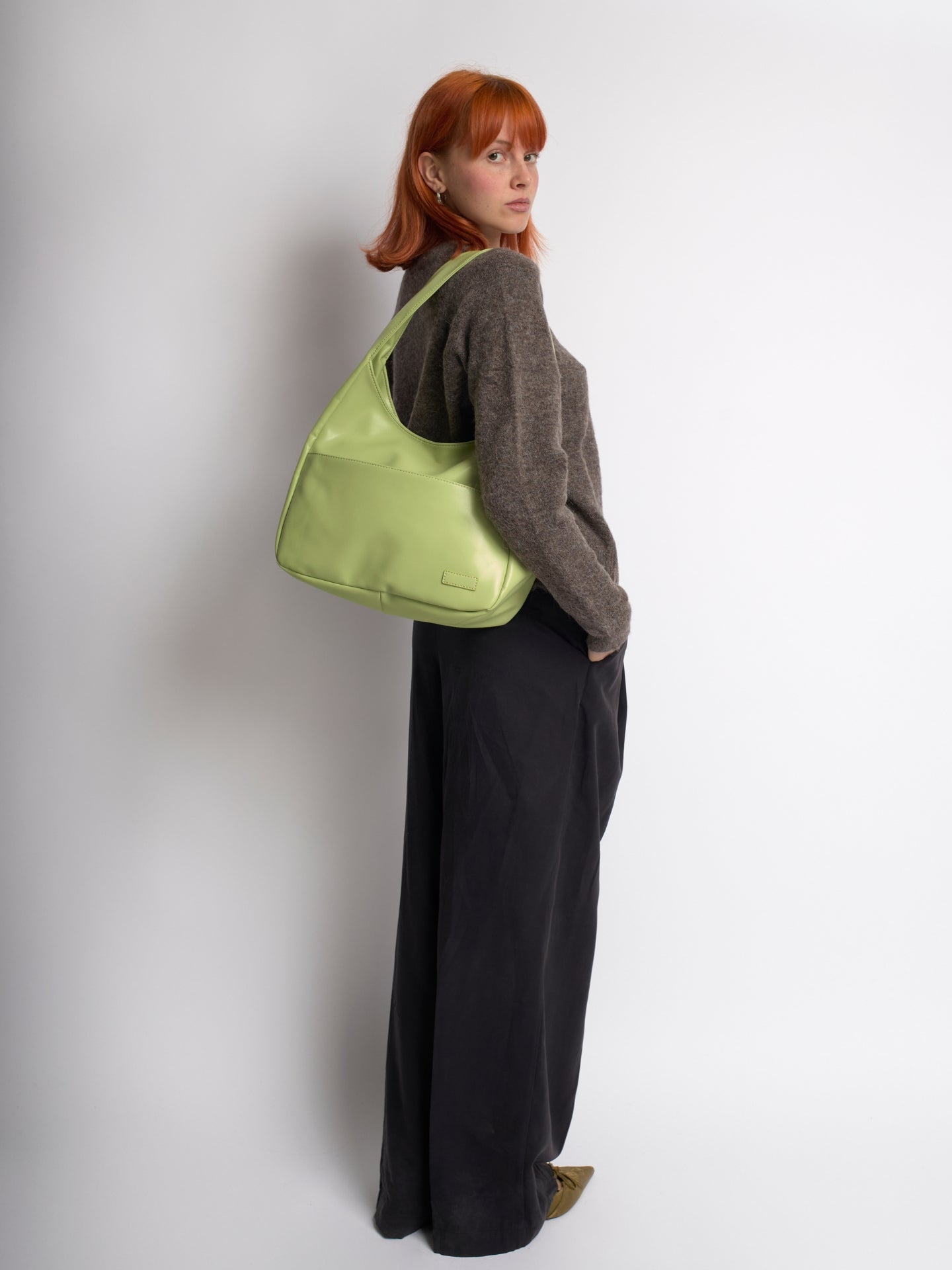 Women Sleek Leather Bag | Antonia