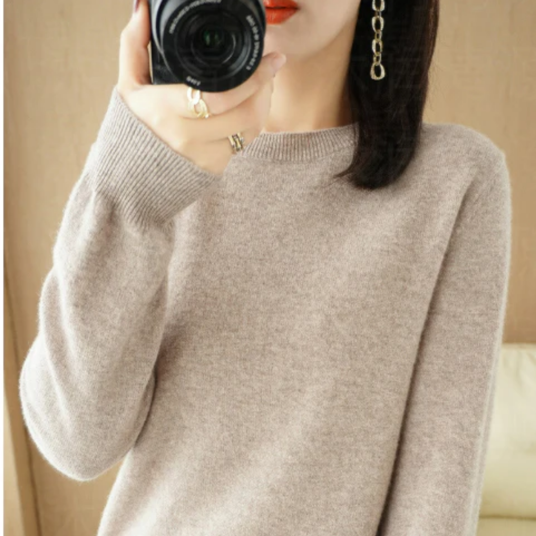 Women Minimalist Crew Neck Knit Sweater | Aliona