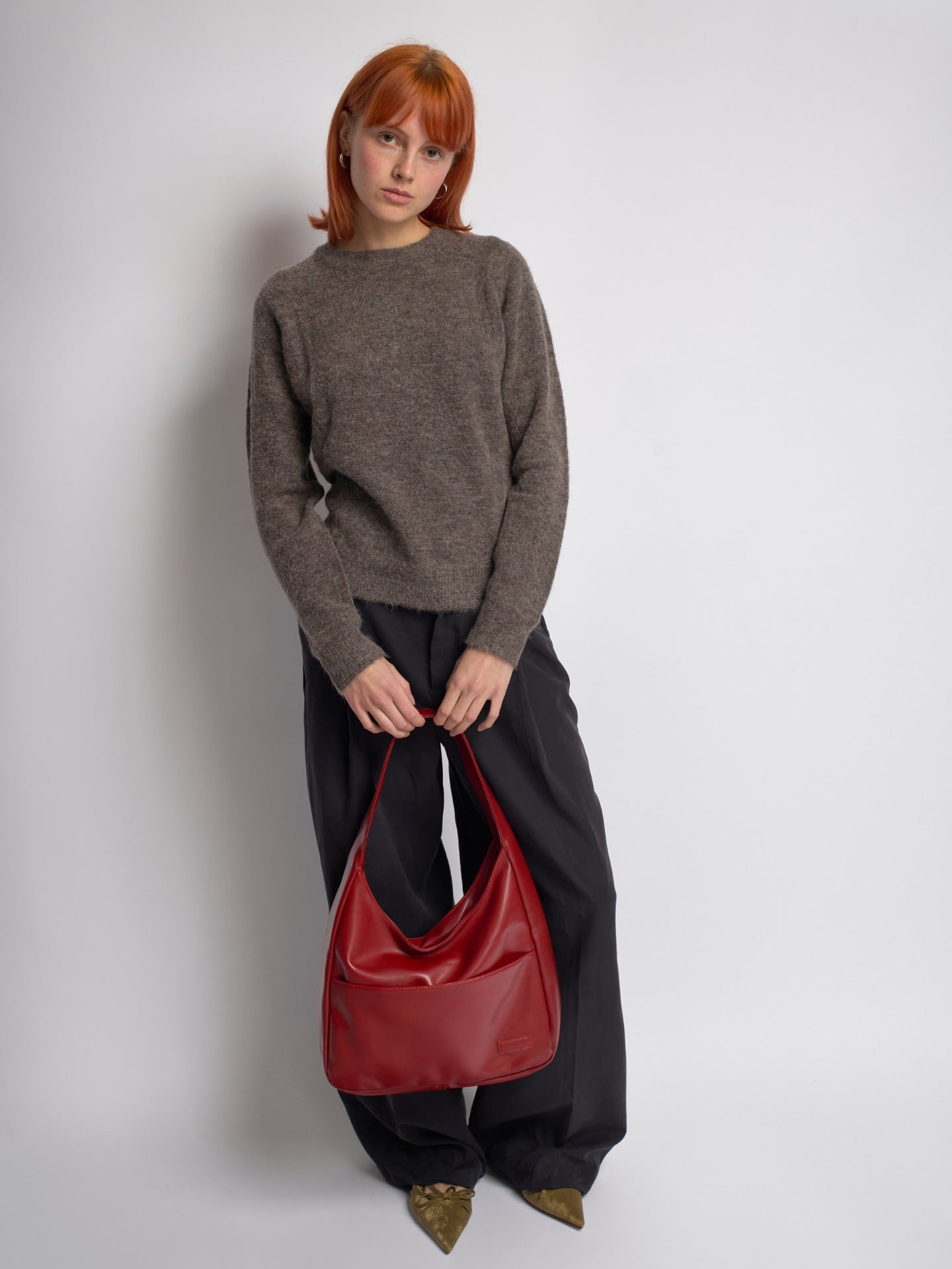 Women Sleek Leather Bag | Antonia