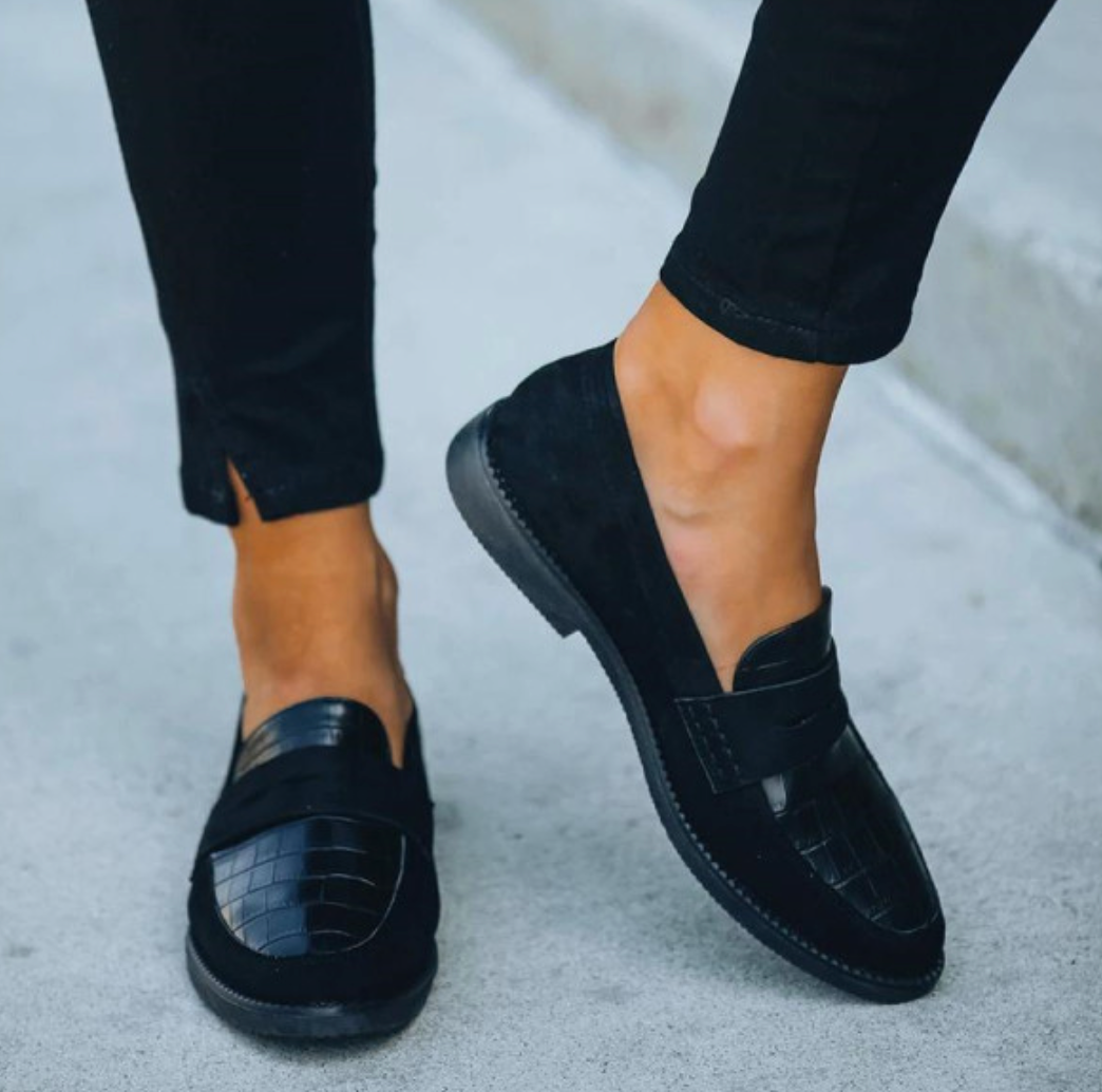Women Timeless Croc-Embossed Loafers | Dariana