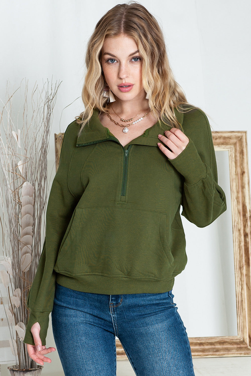 Brown Zip-Up Sweatshirt with Stand Collar and Thumbhole Sleeves – Casual Chic Design 10