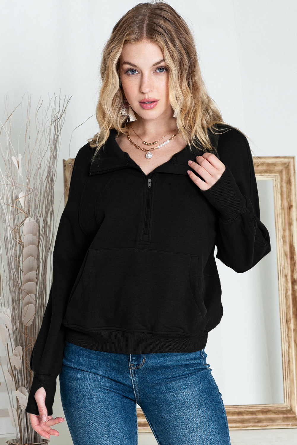Brown Zip-Up Sweatshirt with Stand Collar and Thumbhole Sleeves – Casual Chic Design 12