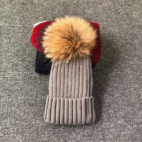 Elara – Chunky Knitted Beanie for Women – Fashionable & Cozy