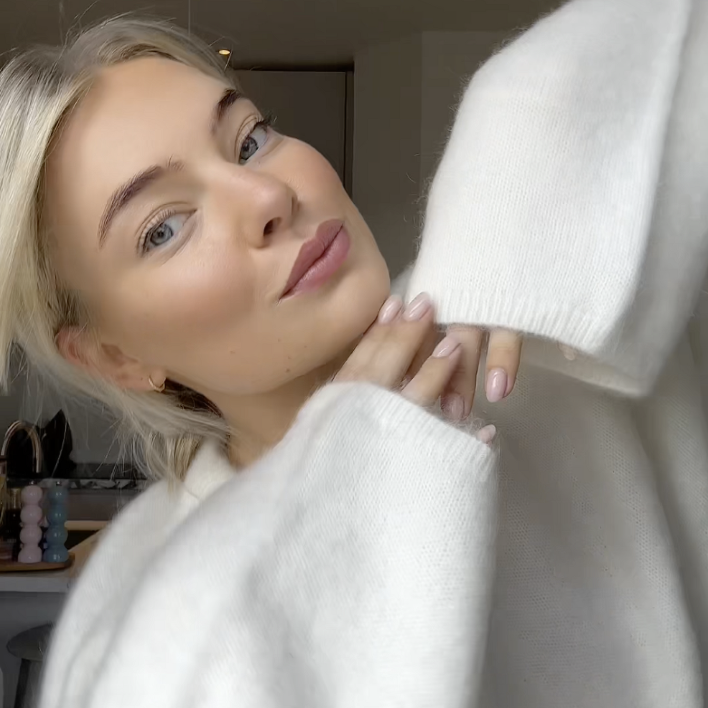 Women Fluffy Crew Neck Oversized Sweater | Azrina