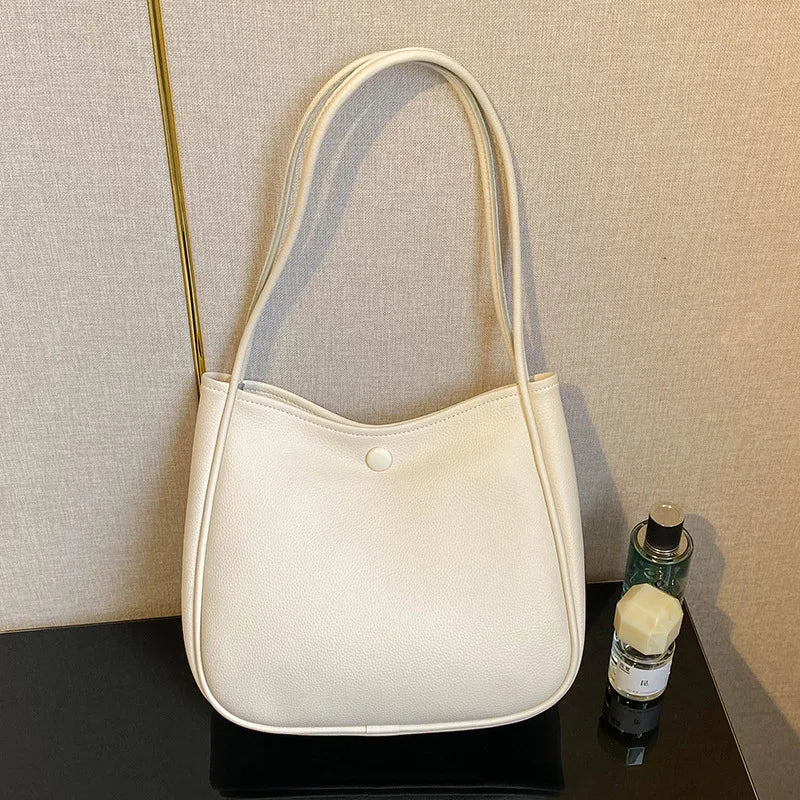 Women Minimalist Everyday Tote Bag | Clara