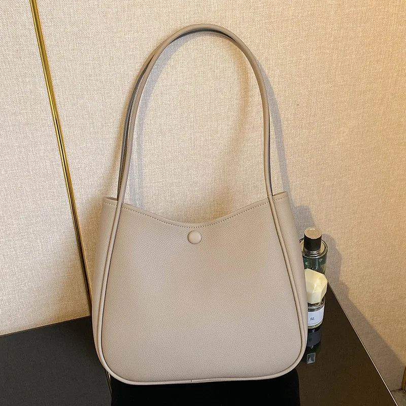 Women Minimalist Everyday Tote Bag | Clara