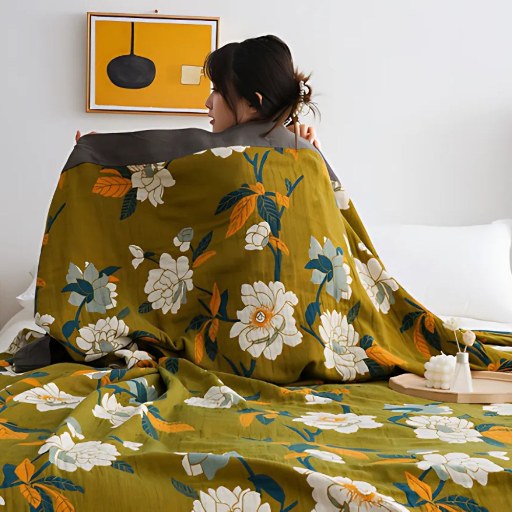 https://cdn.shopify.com/s/files/1/0737/4166/4542/files/VintageBloomComfortSofaCover_2.jpg?v=1744303261