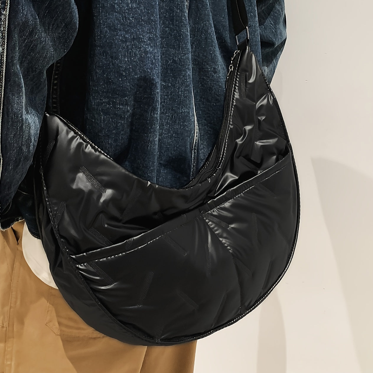 Nylon Hobo Shoulder Bag | Lorena