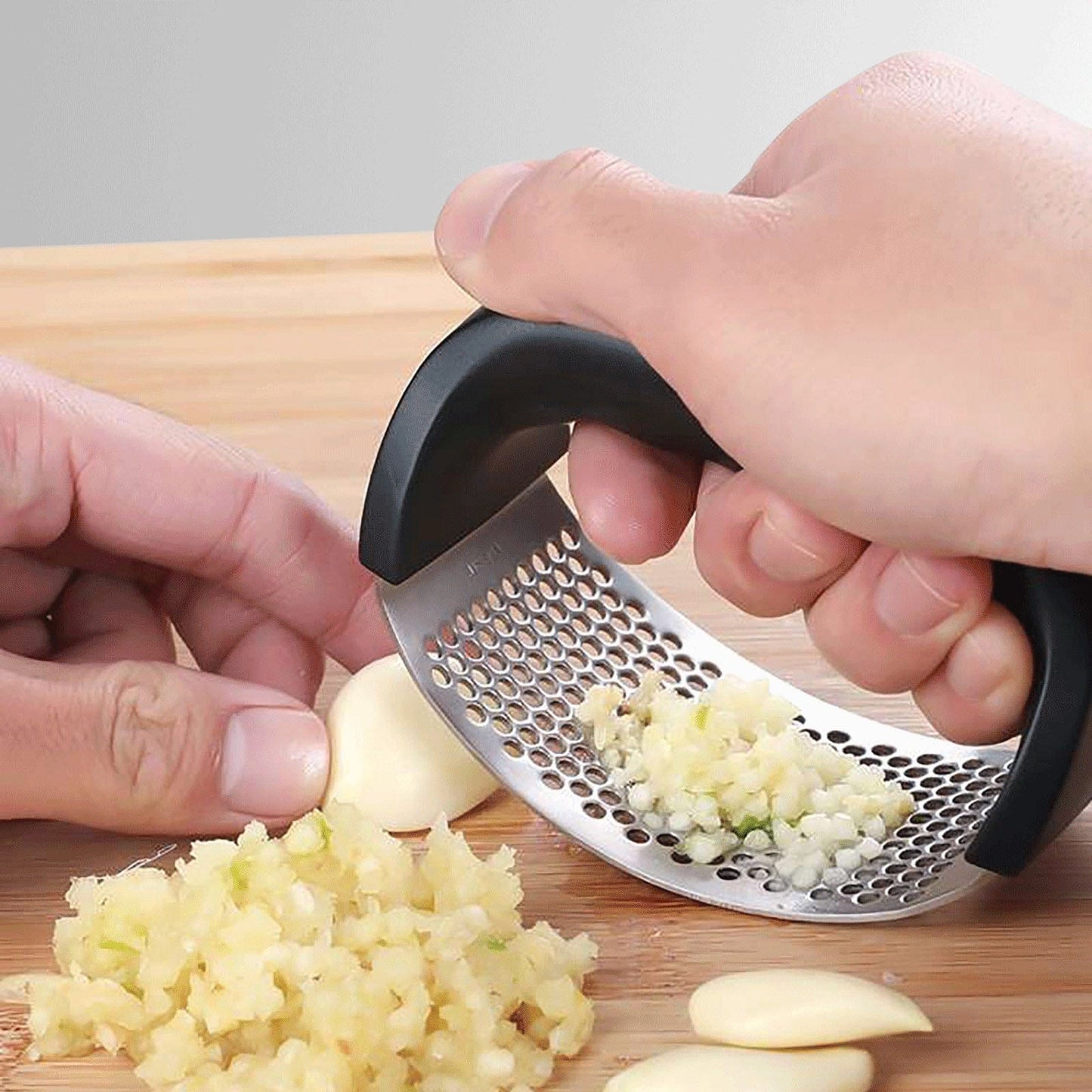 Stainless Steel Garlic Press – Ergonomic Handheld Crusher