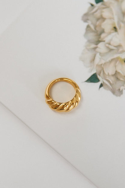 Women Ring Gold Plated Titanium Steel | Daydream-4