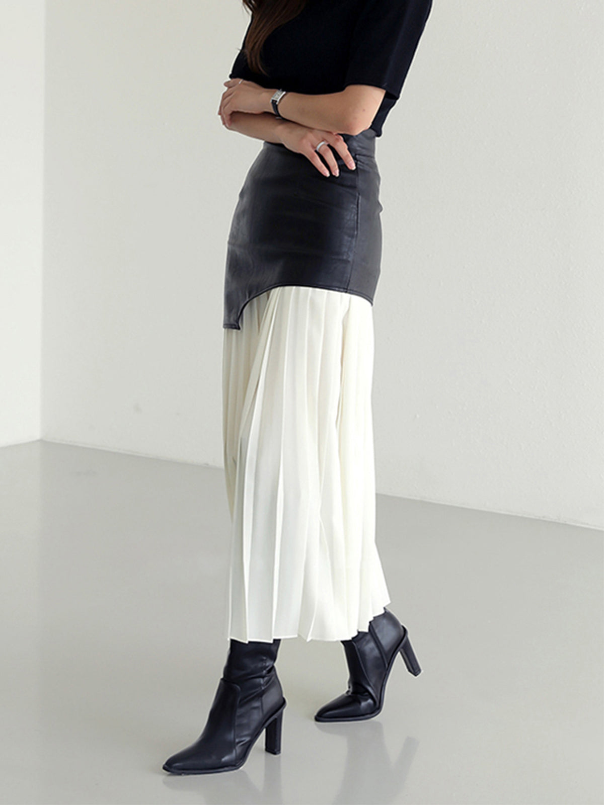 Carrie | Edgy Two-Tone Pleated Skirt