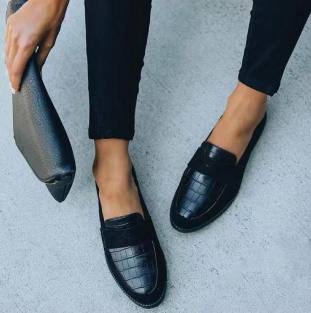 Timeless Croc-Embossed Loafers - Black