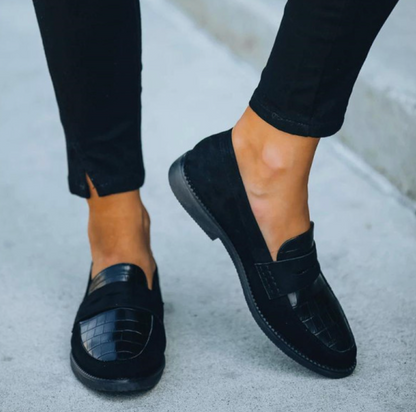 Timeless Croc-Embossed Loafers | Dariana