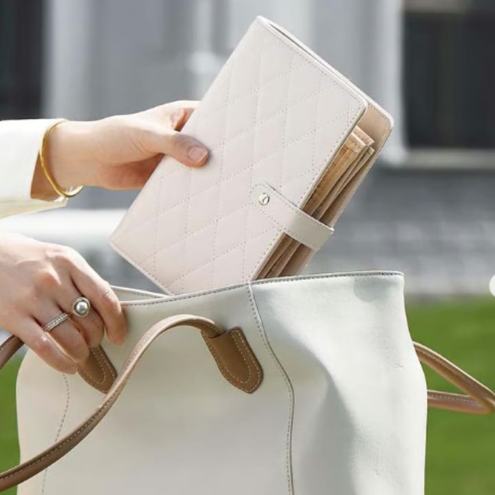 Luxurious Leather Travel Jewelry Case with Customizable Storage and Clear Pockets – Stylish Jewelry Organizer for Home 4