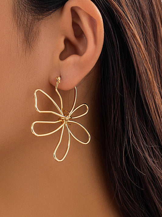 Women Flower Earrings Gold Metal | Blossom-1