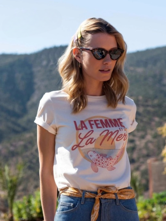 La Femme et La Mer Graphic Tee | Lilith