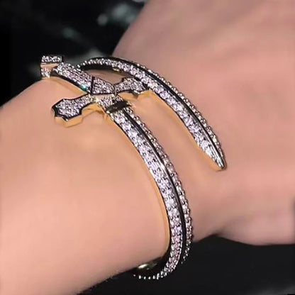 Men Pave Nail-Shaped Bracelet | Zorion