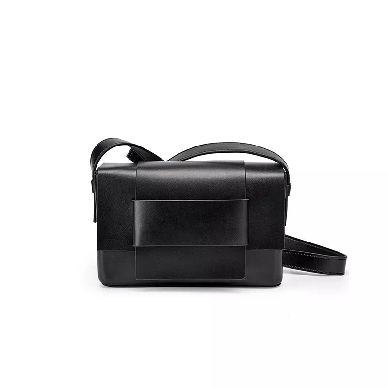 Modern Leather Crossbody Bag | Emmy