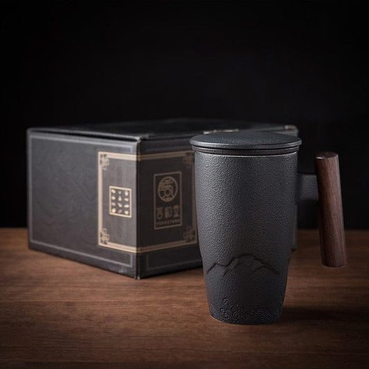 Ceramic Mug with Lid and Tea Strainer – Heat-Retaining Design