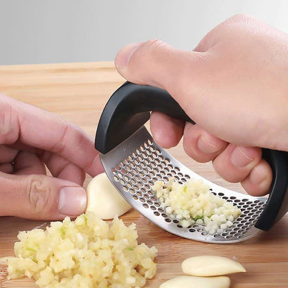 Stainless Steel Garlic Press – Ergonomic Handheld Crusher