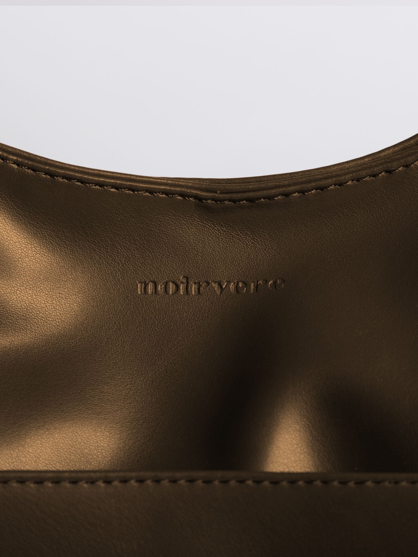 Sleek Leather Bag | Antonia